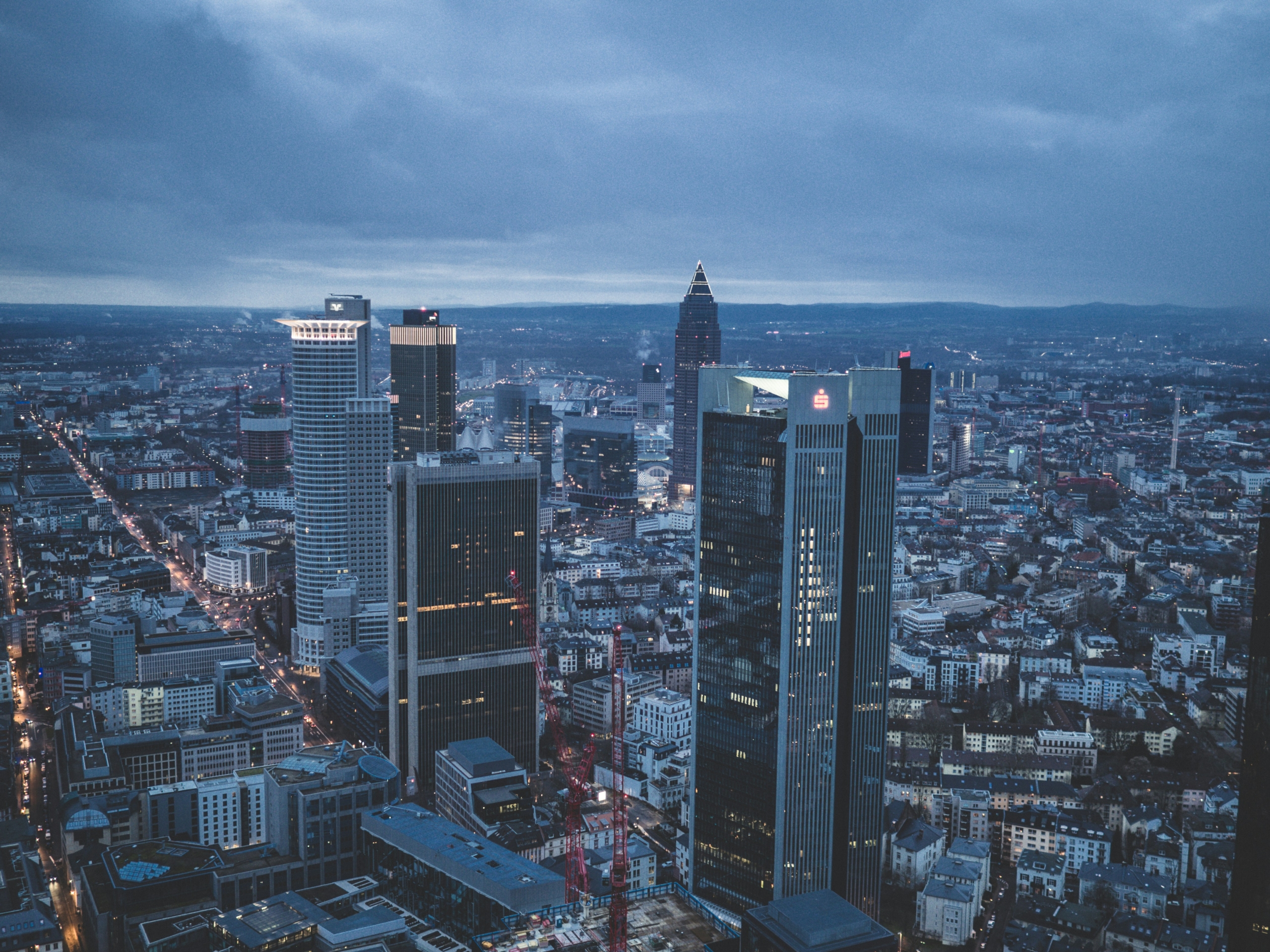 Translink Corporate Finance advised Avaloq on the sale of Derivative Partners to Lucht Probst Associates (LPA) 1 jonas-tebbe-rEa6983Wit8-unsplash